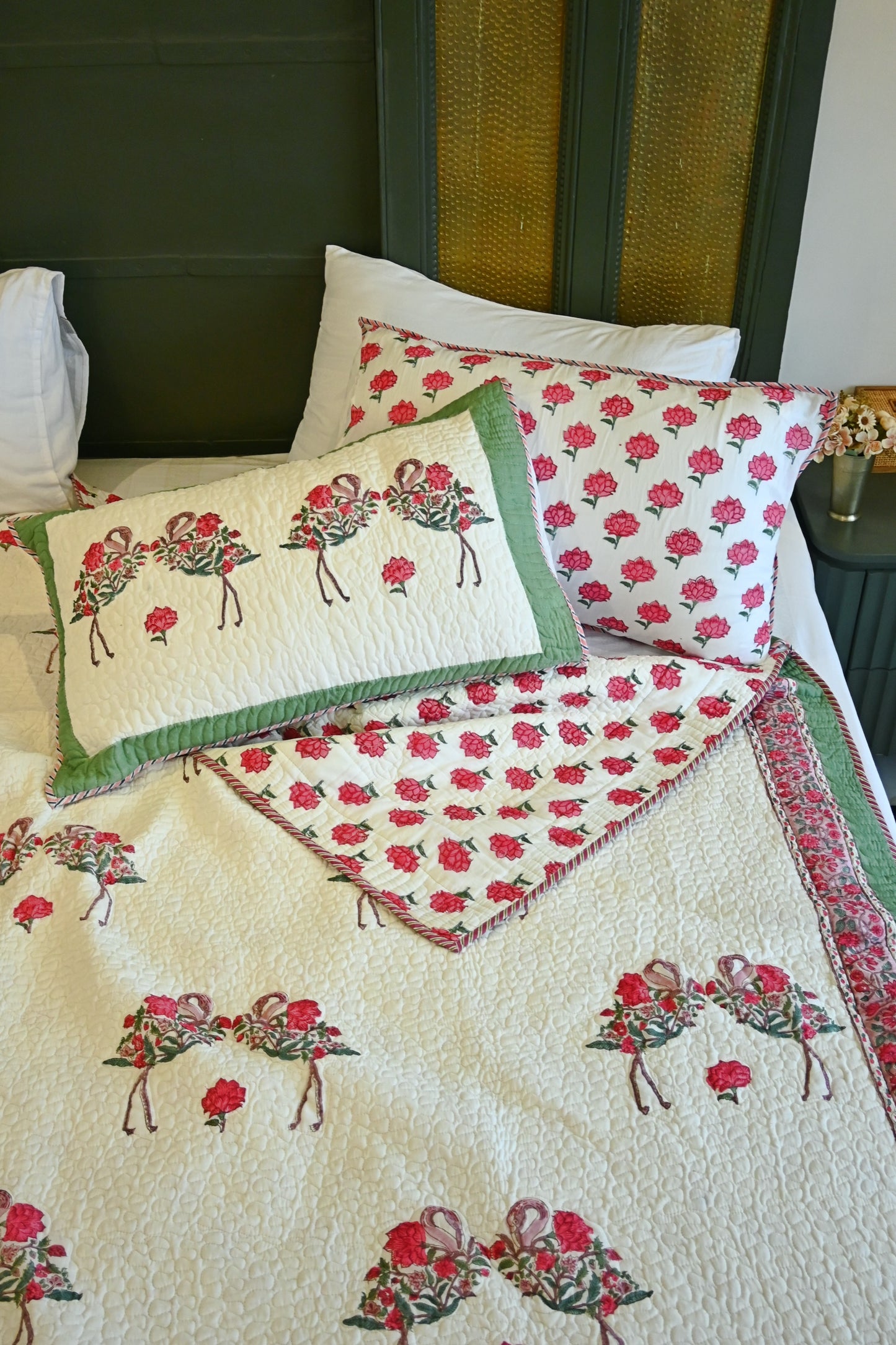 Dancing Swan Bedspread